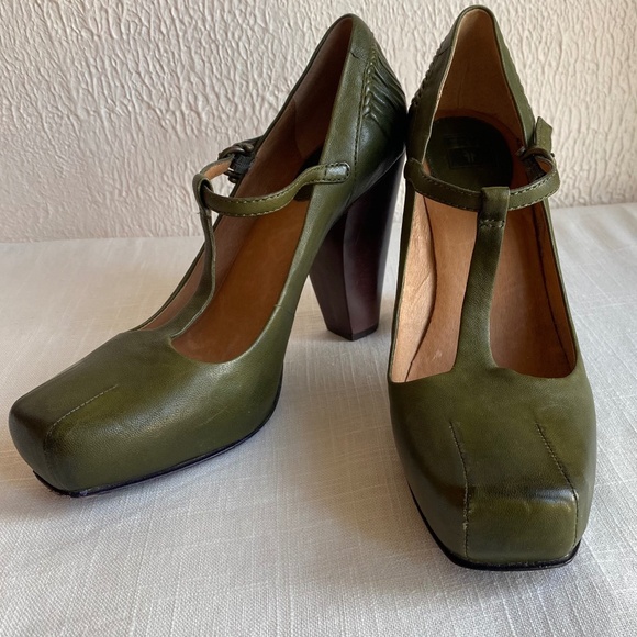 Frye Shoes - Vintage Frye Marta Olive Green T-strap heels Size 9.5